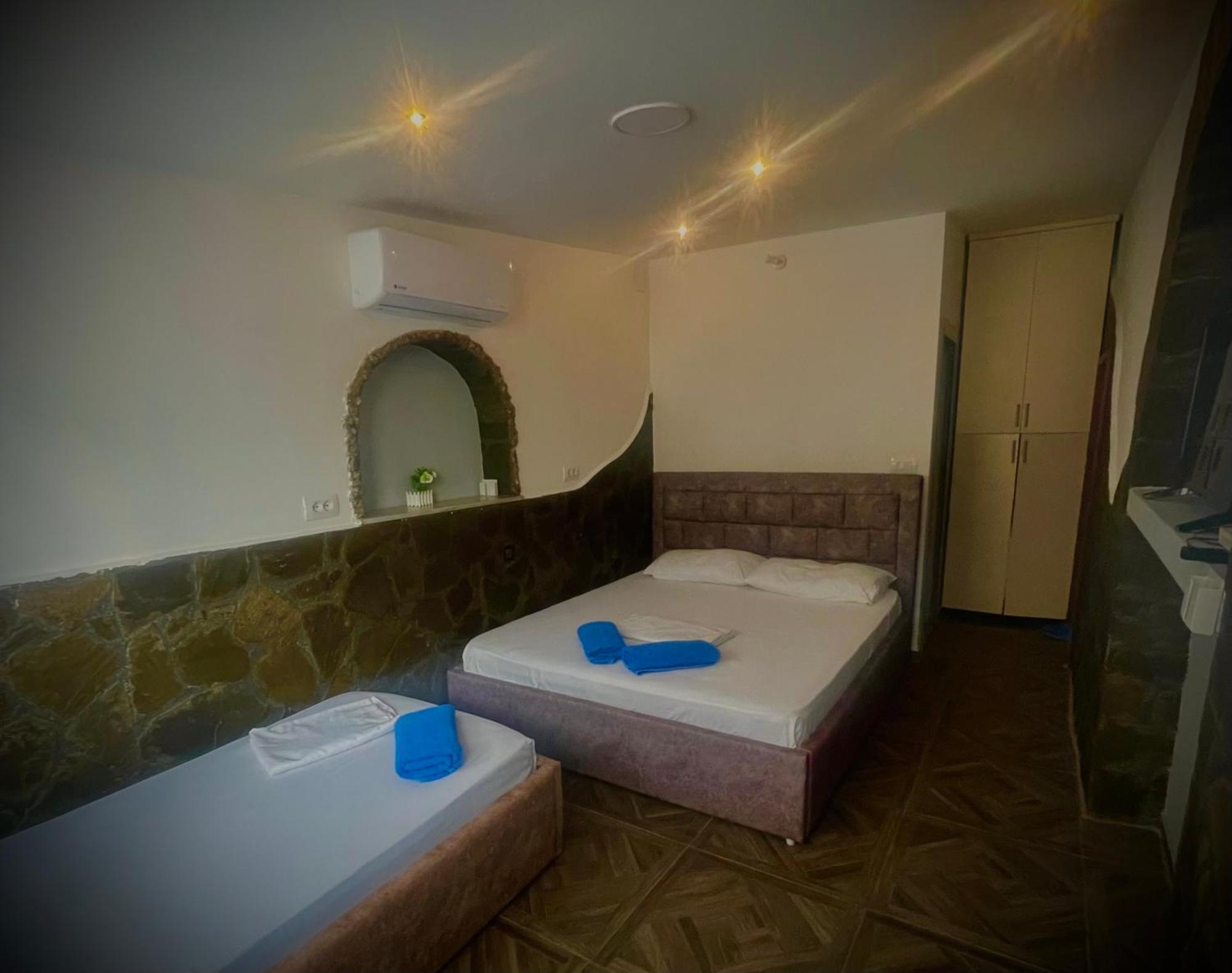 Ylli Guesthouse Përmet Extérieur photo